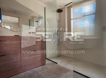 Ensemble de portes de douche et miroirs sur-mesure à ST TROPEZ (83)