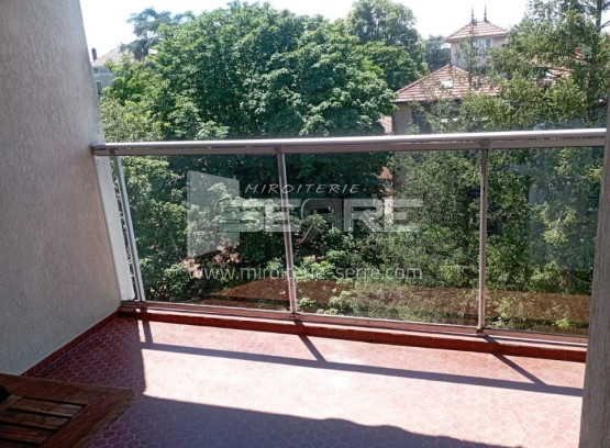 Garde-corps de terrasse sur-mesure en verre à Lyon (69)